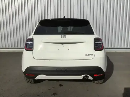 Photo 5 Fiat 600 Nouvelle T-Gen 3 1.2 Hybrid 110ch eDCT6 La Prima