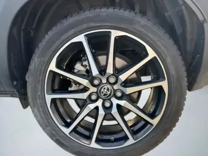 Photo 8 Toyota Yaris Hybride 1.5 HYBRID 116H GR SPORT Pack Techno Toit Pano