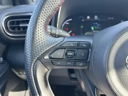 Photo 13 Toyota Yaris Hybride 1.5 HYBRID 116H GR SPORT Pack Techno Toit Pano