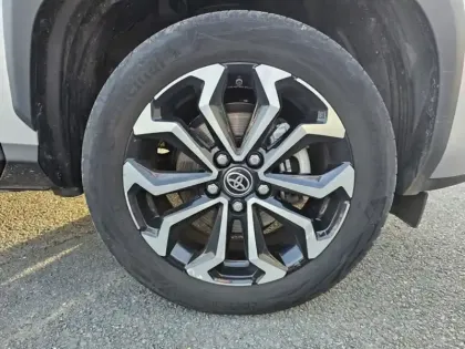 Photo 8 Toyota Yaris Hybride 1.5 HYBRID 116H DESIGN Cargo