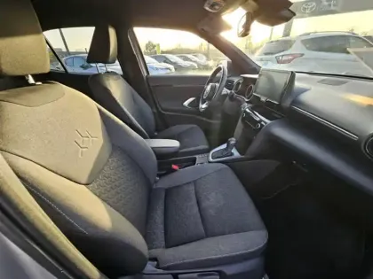 Photo 11 Toyota Yaris Hybride 1.5 HYBRID 116H DESIGN Cargo