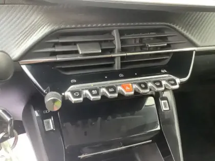 Photo 15 Peugeot 208 Nouvelle 100 S&S BVM6 Allure