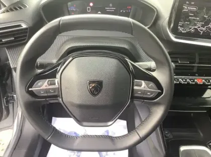 Photo 17 Peugeot 208 Nouvelle 100 S&S BVM6 Allure