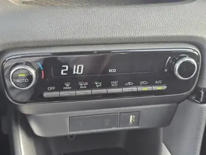 Photo 18 Toyota Yaris Hybride 116h Design