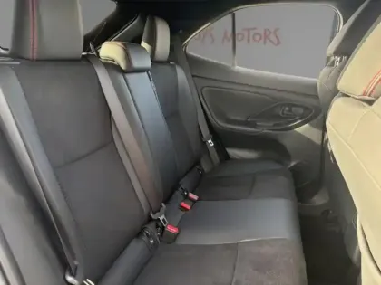 Photo 9 Toyota Yaris Hybride 1.5 HYBRID 130H GR SPORT Pack Techno