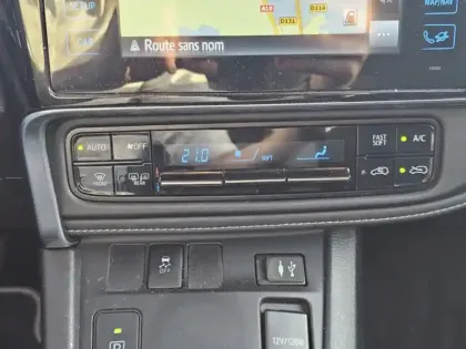 Photo 18 Toyota Auris Sports Touring 1.8 HYBRID 136h DESIGN