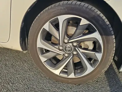 Photo 8 Toyota Auris Sports Touring 1.8 HYBRID 136h DESIGN