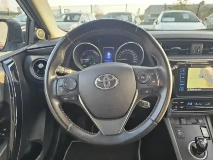 Photo 13 Toyota Auris Sports Touring 1.8 HYBRID 136h DESIGN