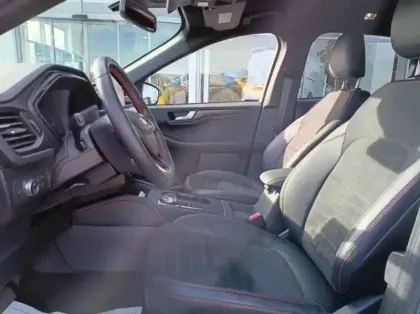 Photo 12 Ford Kuga 2.5 Duratec 190ch FHEV E85 ST-Line X BVA