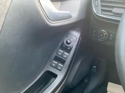 Photo 5 Ford Puma 1.0 Flexifuel 125ch S&S mHEV Titanium