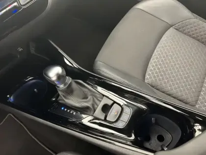 Photo 13 Toyota C-HR 1.8 Hybride 122 Design