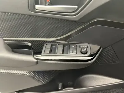 Photo 15 Toyota C-HR 1.8 Hybride 122 Design