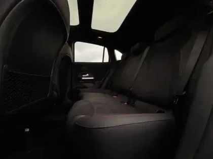 Photo 16 Mercedes GLA 200 d AMG Line