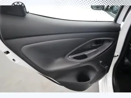 Photo 19 Toyota Yaris Hybride 116h Dynamic