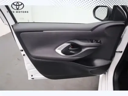 Photo 10 Toyota Yaris Hybride 116h Dynamic