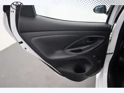 Photo 20 Toyota Yaris Hybride 116h Dynamic