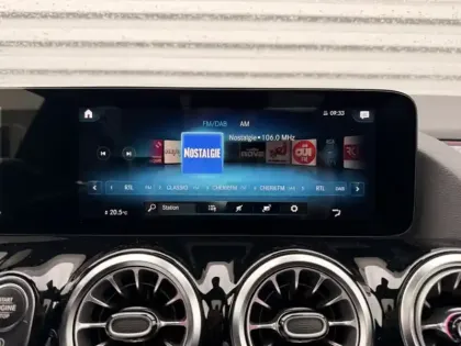 Photo 18 Mercedes Classe B 180 d AMG Line Edition