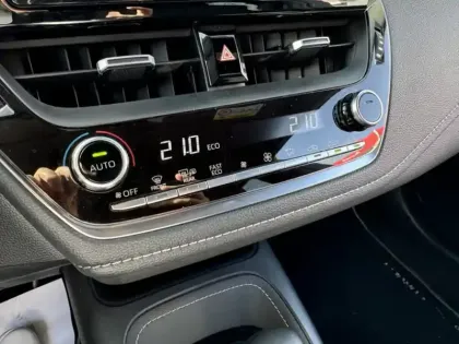 Photo 16 Toyota Corolla Hybride 122h Design