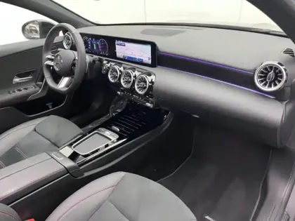 Photo 18 Mercedes Classe A 200 d AMG Line