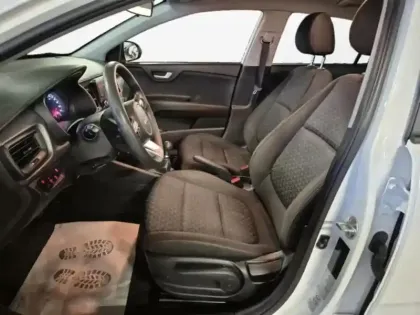 Photo 8 Kia Rio  1.2 DPi 84ch Motion