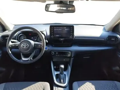 Photo 10 Toyota Yaris  116h Design 5p MY22