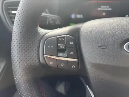 Photo 12 Ford Kuga  2.5 Duratec 180ch Hybrid FlexiFuel ST-Line Powershift