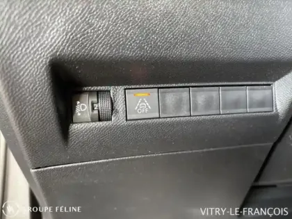 Photo 11 Peugeot 2008  1.5 BlueHDi 110ch S&S Active BUSINESS