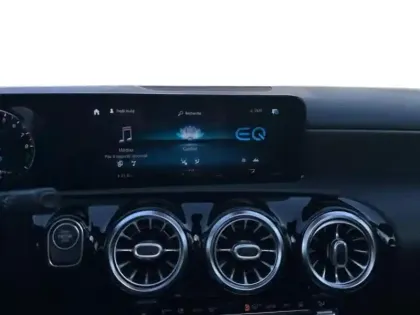 Photo 11 Mercedes Classe A  250 e 160+102ch AMG Line 8G-DCT 8cv