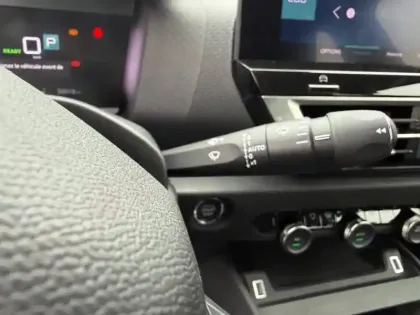 Photo 11 Citroën C4  Moteur électrique 136ch (100 kW) Feel Pack Automatique