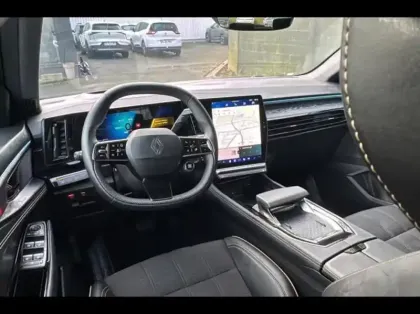 Photo 6 Renault Austral  1.2 E-Tech full hybrid 200ch Iconic- 24