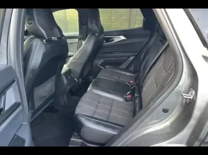 Photo 8 Renault Austral  1.2 E-Tech full hybrid 200ch Iconic- 24