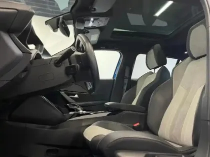 Photo 12 Peugeot 2008 Gén. II Ph1 NG GT Pack 5