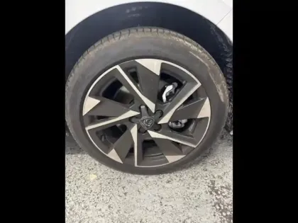 Photo 23 Peugeot 308  SW 1.5 BlueHDi 130ch S&S Allure EAT8