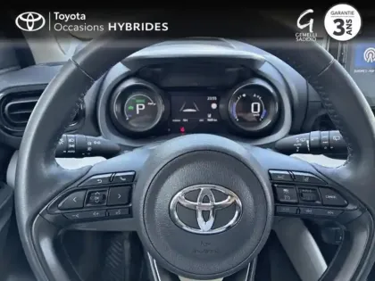 Photo 12 Toyota Yaris  116h Iconic 5p MY22