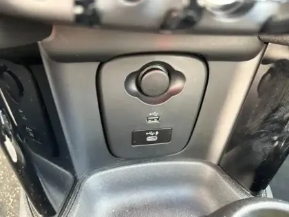 Photo 8 Mini Mini  Cooper 136ch  Edition Greenwich