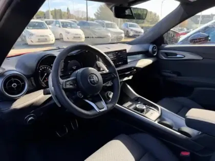 Photo 7 Alfa Romeo Tonale  1.5 Ibrida 175ch Veloce TCT