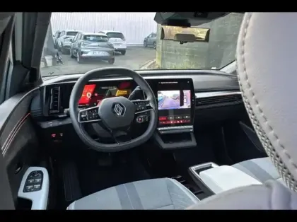 Photo 8 Renault Scenic  E-Tech Electric 220ch Techno option Iconic grande autonomie -25