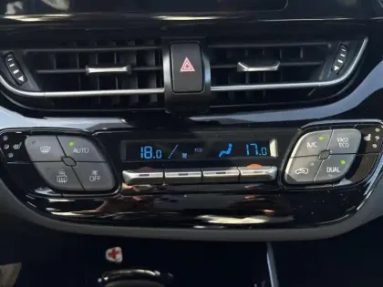 Photo 14 Toyota C-HR  1.8 Hybride 122ch Design Ultimate E-CVT