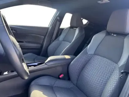 Photo 6 Toyota C-HR  1.8 Hybride 122ch Design Ultimate E-CVT