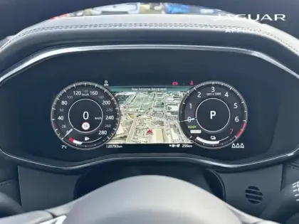Photo 21 Jaguar F-Pace  P400e Plug-in-Hybrid R-Dynamic S BVA8 AWD