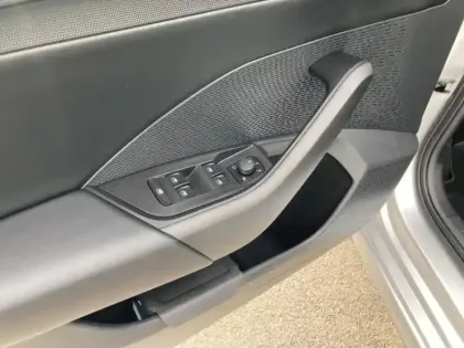 Photo 12 Skoda Octavia  Combi 1.5 TSI ACT Hybrid 116ch Selection DSG7