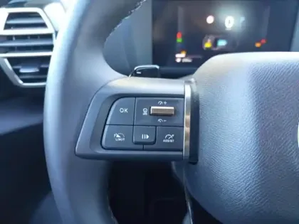 Photo 11 Citroën C4  1.2 Hybride 136ch S&S MAX Automatique