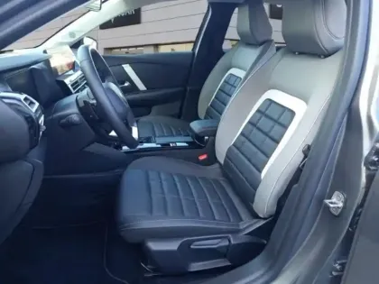 Photo 8 Citroën C4  1.2 Hybride 136ch S&S MAX Automatique