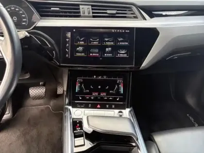 Photo 39 Audi E-tron  50 313ch Avus e-quattro