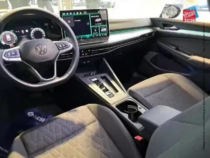 Photo 14 Volkswagen Golf  1.5 eTSI EVO2 116ch Life Plus DSG7