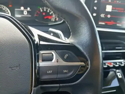 Photo 13 Peugeot 2008  1.2 PureTech 130ch S&S Allure EAT8