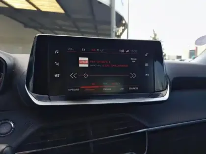 Photo 14 Peugeot 2008  1.2 PureTech 130ch S&S Allure EAT8