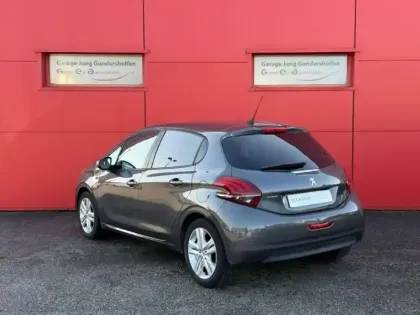 Photo 6 Peugeot 208  1.2 Essence 82ch E6.c Signature 5p