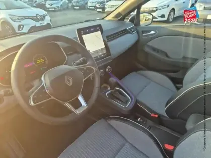 Photo 29 Renault Clio  1.6 E-Tech 145ch full hybrid Techno - 24 Camera GPS