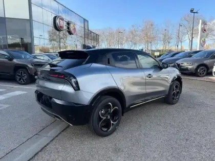 Photo 6 Alfa Romeo Junior  1.2 Ibrida 145ch Intensa e-DCT6